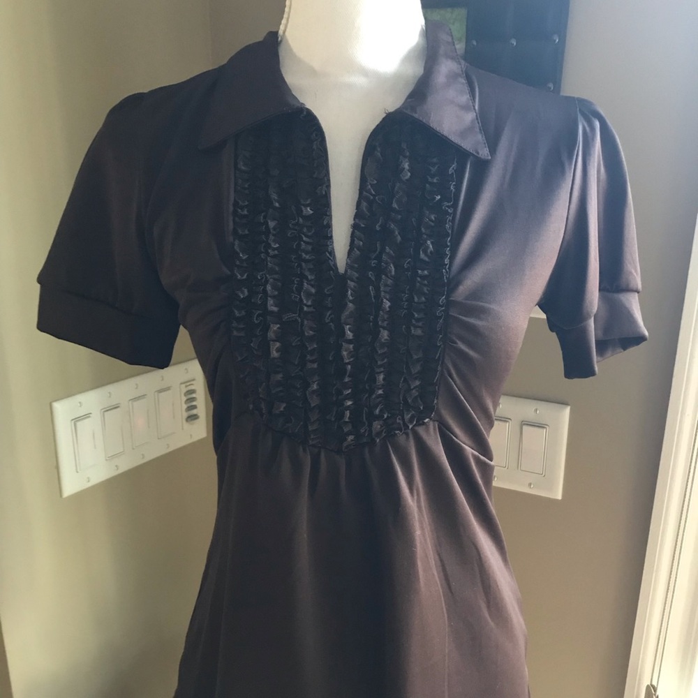 Womens fitted tuxedo top. Sz Large. Runs small.